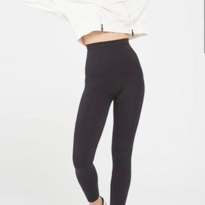 Spanx Seamless Look at Me Now Black Leggings​